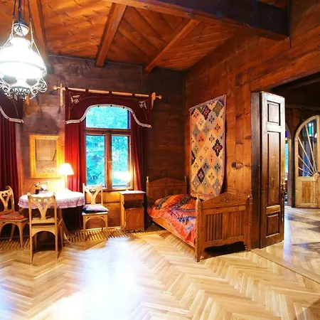 Dom Muzealny Ornak Bed & Breakfast