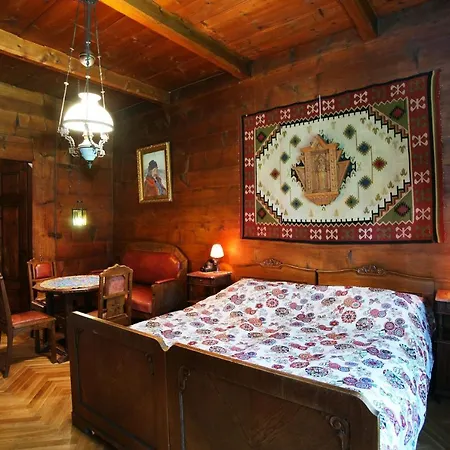 Dom Muzealny Ornak Bed & Breakfast *